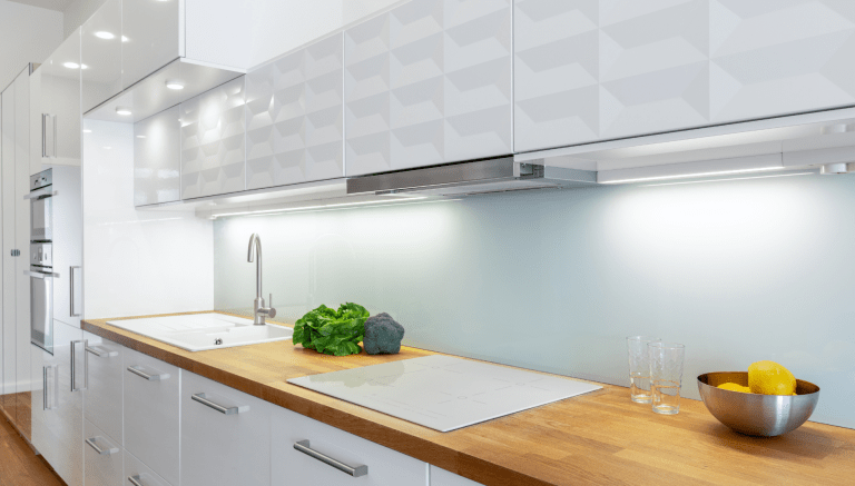 Iluminación LED para cocinas y baños: ahorro y diseño en un solo clic